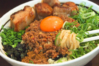 「台湾まぜそば(７５０円)普通麺200グラム＋ど肉＋チーズ」@麺屋 はなび 高畑本店の写真