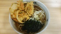 「天ぷらそば」@名代 箱根そば 小田原店の写真