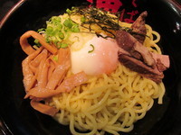 「油そば+半熟玉子　「360円(ｵｰﾌﾟﾝ記念)+100円」@東京油組総本店 大宮組の写真