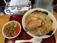 「醤油ラーメン+ミニチャーシュー丼」@ラーメン雲竜 本店の写真