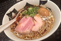 「煮干し醤油ラーメン　トッピング味玉 　850円」@666の写真