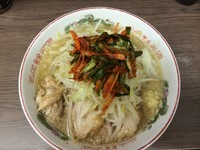 「小ラーメン(麺半分)690円、ニラキムチ80円」@ラーメン二郎 横浜関内店の写真