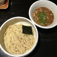 「浸け豚そば（中盛）　￥８００」@俺の空 新宿店の写真