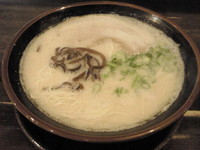 「博多ラーメン(ばりかた)」@博多らーめん 万々の写真