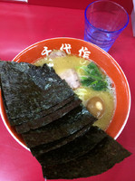 「ラーメン（トッピングに海苔、いい感じに茶色の味玉）」@千代作の写真