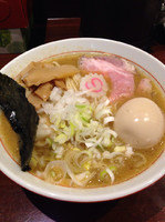 「煮干しそば」@煮干中華そば 鈴蘭 新宿店の写真