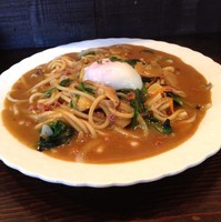 「ベトコンカレースパゲティ（￥950）＋ほうれん草」@しおやの写真