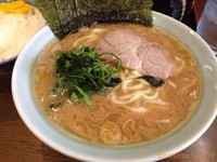 「ラーメン700円　小ライス100円」@寿々㐂家の写真