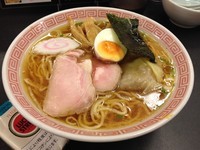 「ラーメン＋ワンタン(2個)」@ラーメン大至の写真