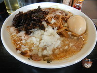 「背油醤油チャーシューめん + 味玉」@らーめん 竜美 与野本町店の写真