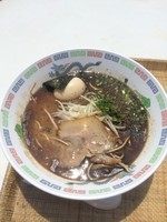 「らーめん(¥850) たまご(¥100)」@なんつッ亭 大磯ロングビーチ店の写真