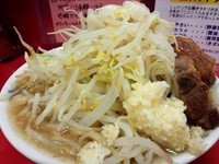「小ラーメン豚入り（味薄めやさいアブラニンニク）」@ラーメン にんにくマンの写真