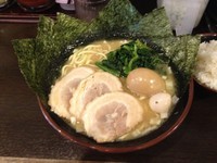 「maxラーメン」@横濱家系ラーメン 壱角家 西新宿店の写真
