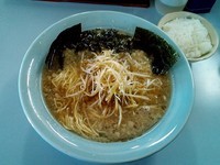 「ネギラーメン(中) ¥850+小ライス ¥100」@ラーメンショップ 稲穂通り店の写真