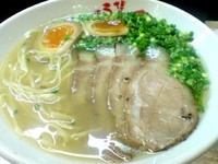 「源流博多ラーメン＋煮玉子[600+100円]」@うま馬 祇園店の写真