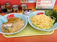 「醤油つけ麺（大盛）900円」@ラーメン山岡家 谷田部店の写真
