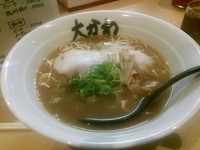「ラーメン(580円)」@とんこつラーメン専門店 大かわの写真