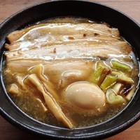 「豚そば（醤油）全部のせ（￥900）」@銀乃月の写真