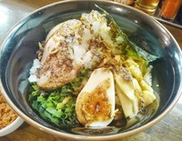 「【限定】黒魚豚まぜそば　780円　＋辛みそ」@麺や 飛来の写真
