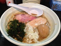 「煮干濃麺HV＋味玉」@濃麺 海月の写真