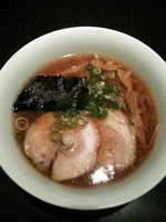 「醤油らぁ麺」@支那そばや 新横浜ラーメン博物館店の写真