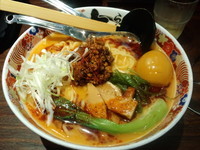 「麻辣担々麺大盛固め味玉1080円」@とんこつらーめん七志 上大岡店の写真