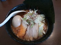 「濃厚中華そば_赤【限定】」@New old style ゆいが 三郷店の写真