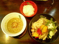 「GREEN SPICY CURRYつけ麺900円」@No One Style Cafeの写真