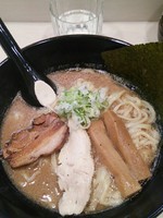 「ラーメン（大盛り）750円」@ラーメン長山 池袋店の写真