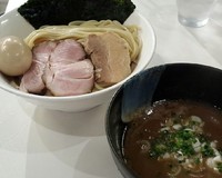 「特製つけ麺(醤油)1,010円(中盛りサービス)」@麺処 ほん田 東京駅一番街店の写真
