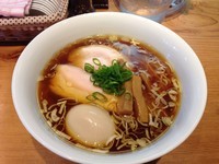 「味玉醤油」@ラーメン屋 トイ・ボックスの写真