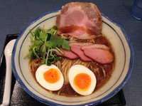 「にほんいち醤油そば  870円 （大盛無料）」@麺巧 潮の写真