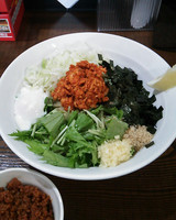 「（平日限定）冷製台湾まぜそば￥８２０＋辛肉ミンチ￥１００」@二代目 むじゃきの写真