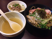 「にぼっしー➕すき焼き風ライス」@麺堂 稲葉の写真