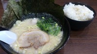 「塩ラーメン(麺硬め・味濃いめ)＋ライス・海苔(サービス)」@横浜家系らーめん 魂心家 藤沢店の写真