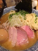 「特製濃厚魚介ラーメン 大盛」@麺屋 一燈の写真