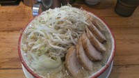 「豚増し野菜少な目」@らーめん バリ男 新橋本店の写真