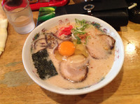 「卵入ラーメン」@一番星 池下店の写真