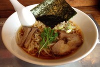 「しょうゆらーめん(700円)」@Hitotsuya phase2の写真