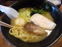 「【限定】とんこつ正油らーめん（700円）」@らーめん・つけめん 八角の写真