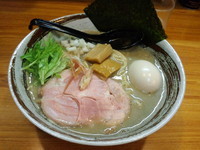 「ラーメン大盛味玉800円」@いのうえの写真