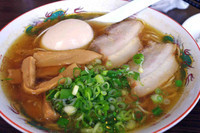 「あっさり鶏中華そば630円＋味玉100円＋サービスライス」@麺や ○雄の写真