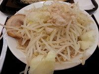 「ラーメン・・720円」@ジャンクガレッジ イオンレイクタウンmori店の写真