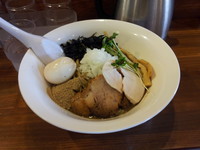 「ニボ特濃まぜそば」@らーめん・つけめん 八角の写真