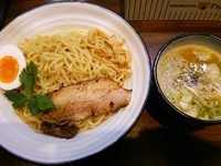 「鶏煮干つけ麺（塩）＋大盛り」@とんこつ屋 秀虎の写真