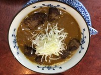 「牛肉加哩伴麺（牛煮込み入りカレー和えそば）」@胡麻屋の写真