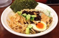 「まぜそば(夏季限定)＋唐揚げセット(680円＋250円)」@麺屋 影丸の写真