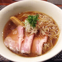 「冷し煮干しそば」@らぁ麺 やまぐちの写真