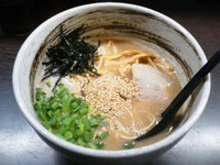 「魚介豚骨らーめん＋替え玉」@豚野郎 駒沢店の写真