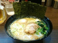 「醤油豚骨　煮玉子ラーメン 850円」@ゴル麺。 野毛店の写真